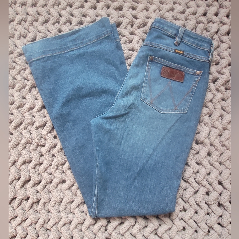 Wrangler Retro's Light Wash High Rise Flare Trouser Jeans Size 31x34